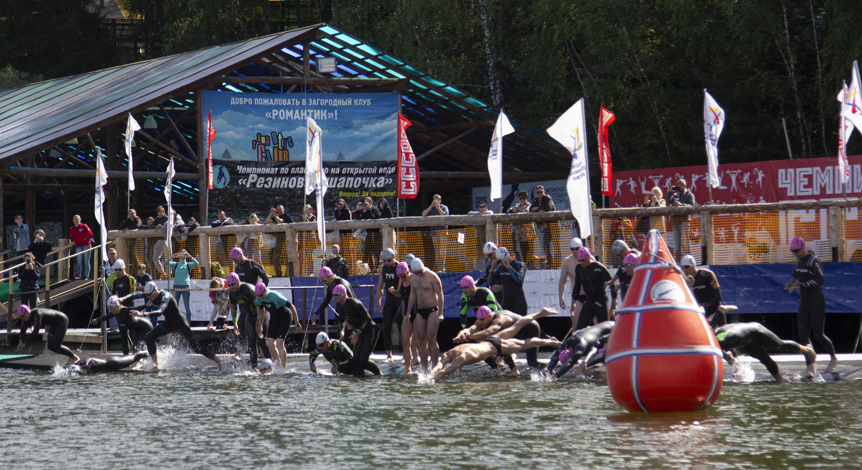 Резиновая шапочка собирает любителей плавания на Истре Резиновая шапочка собирает любителей плавания на Истре